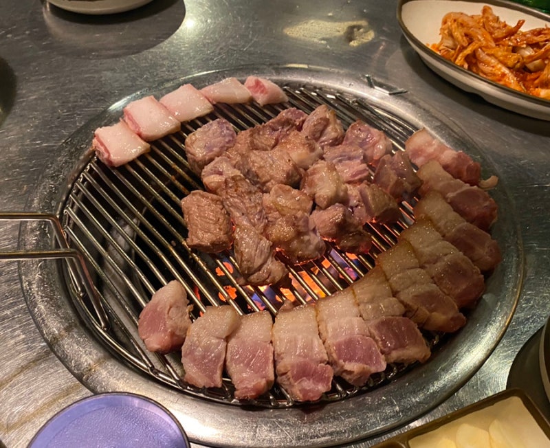 돈사돈 합정점